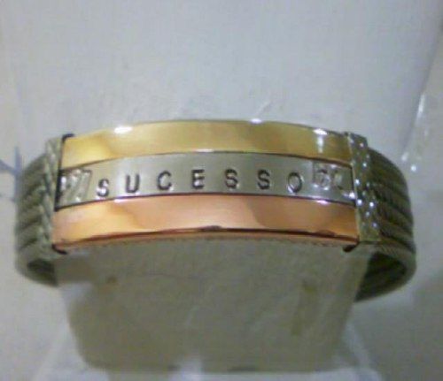 BRACELETE EM AÇO COM APLIQUE DE OURO 18K